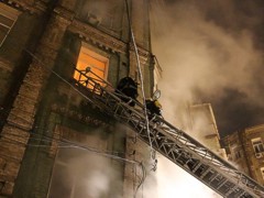 В центре Киева в жилом доме произошел пожар и взрыв, есть погибшие