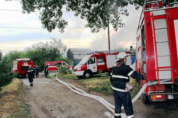 В Луганске сгорел дом: Погибли шесть человек, трое из них — дети