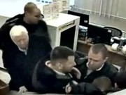 Обнародовано видео бегства Пшонки и Клименко в аэропорту Донецка