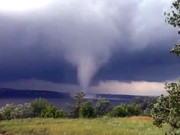 Под Днепропетровском «прошелся» торнадо: разрушены дома, ранены люди