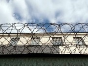 В Симферопольской колонии рухнула крыша, под завалами погибли заключенные