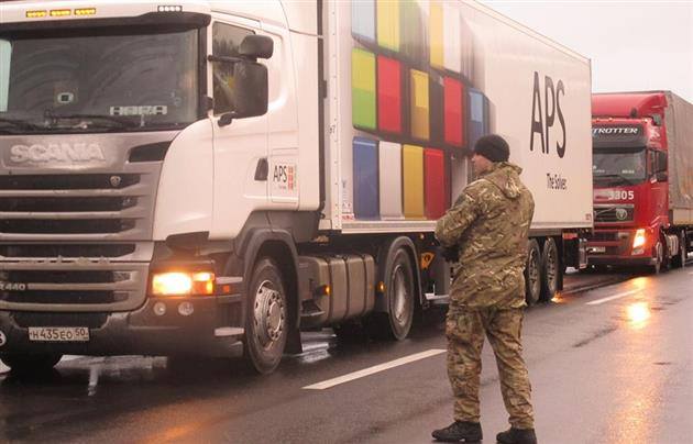 «Правый сектор» присоединился к блокаде российских фур на Закарпатье