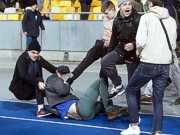 Матч «Динамо»–«Генгам» прерывался из-за беспорядков
