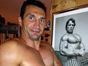 Шварценеггер и Кличко обменялись любезностями в Twitter