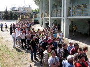 В Полтаве футбольные болельщики штурмовали билетные кассы