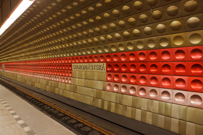 Станция метро Староместская в Праге