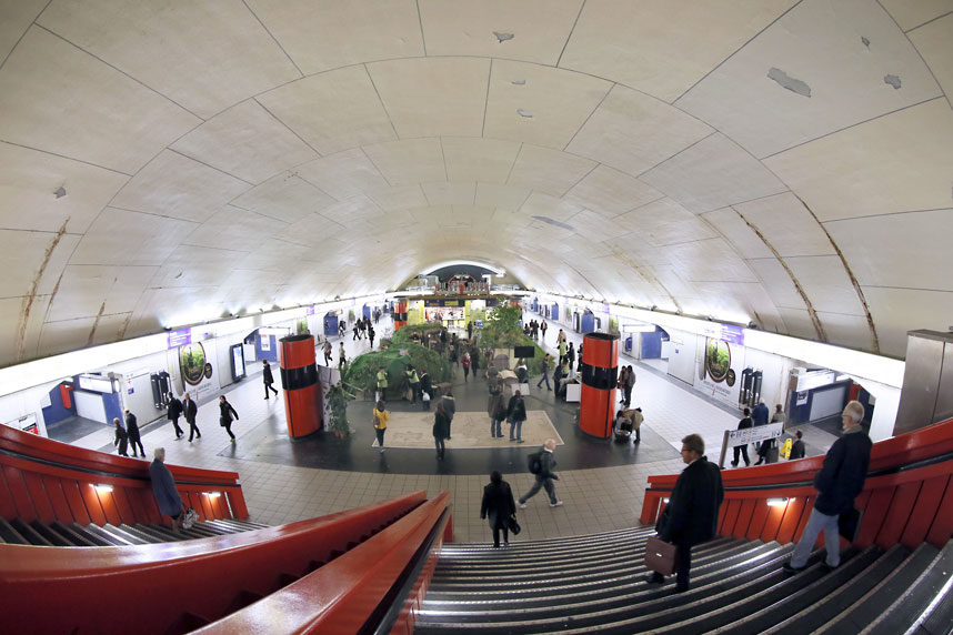 Станция метро Обер в Париже